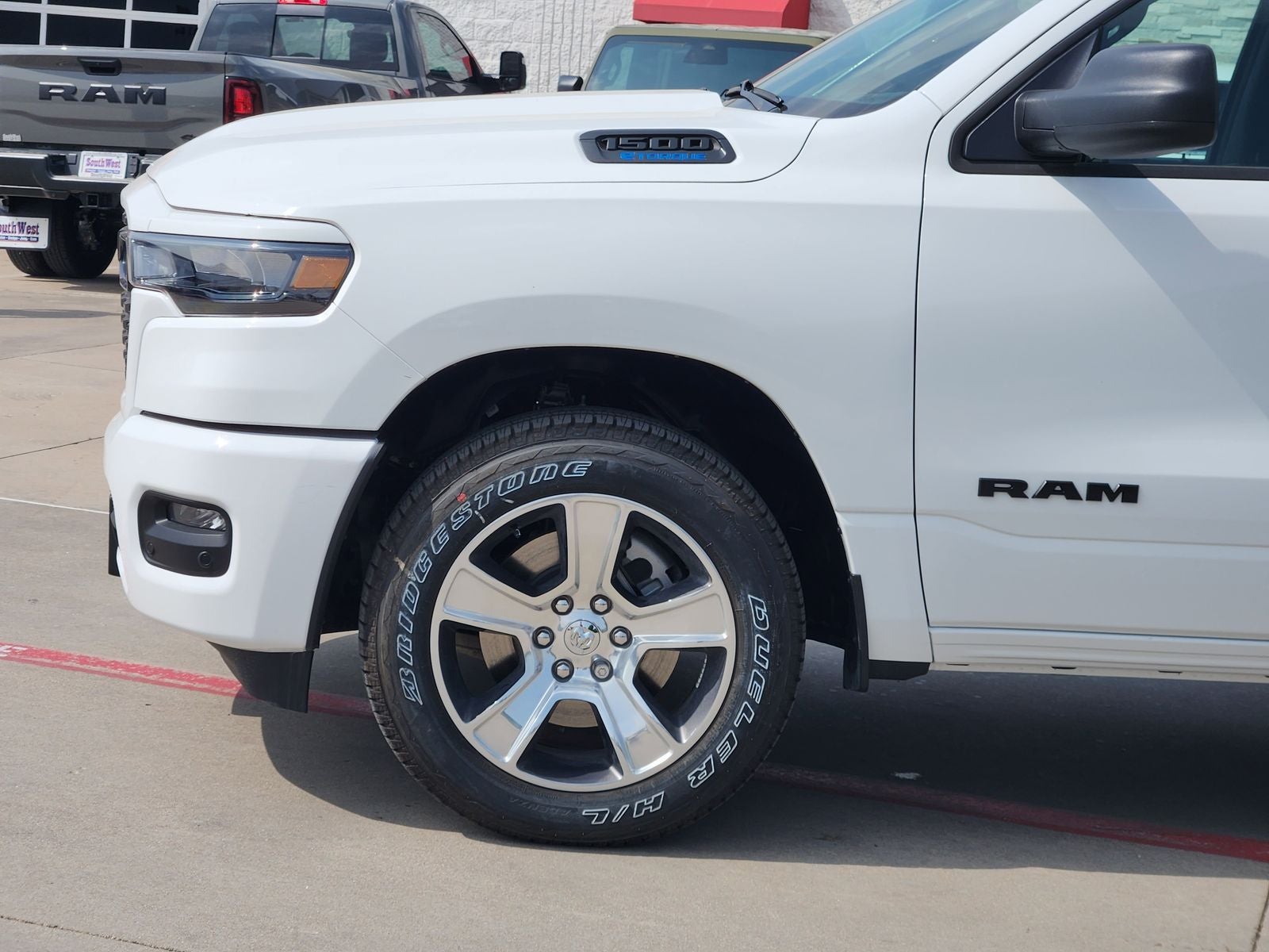 2026 RAM Ram 1500 RAM 1500 EXPRESS CREW CAB 4X2 5'7' BOX