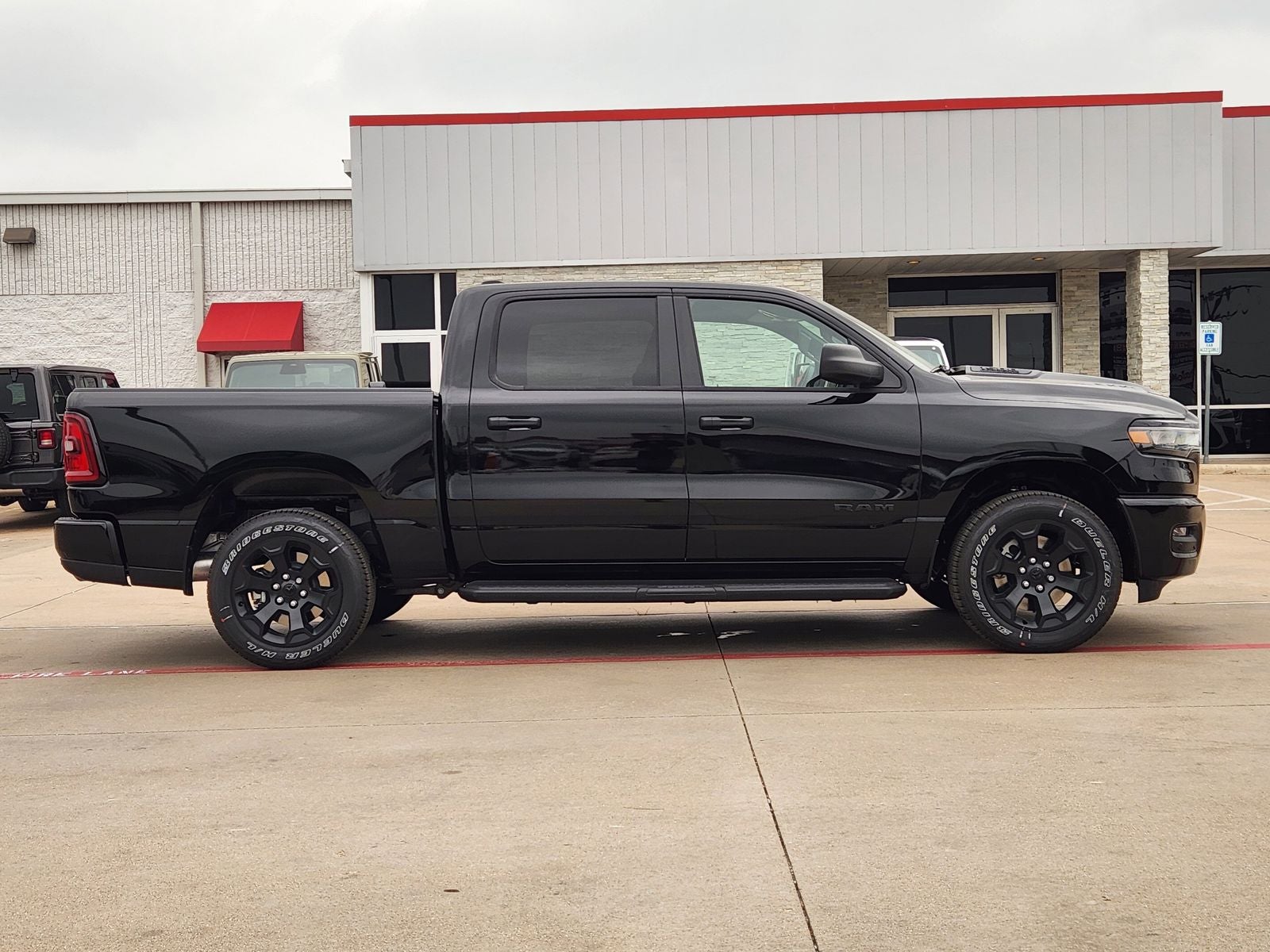 2026 RAM Ram 1500 RAM 1500 EXPRESS CREW CAB 4X4 5'7' BOX