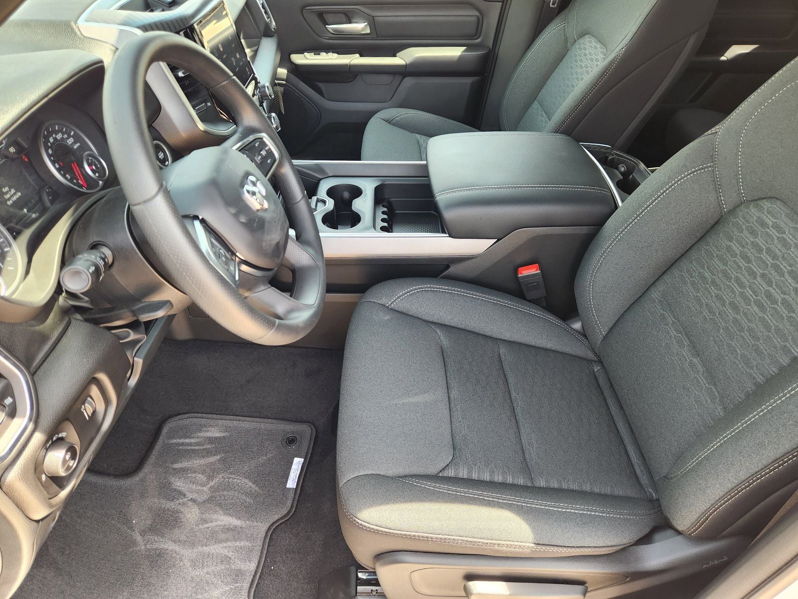 2026 RAM Ram 1500 RAM 1500 EXPRESS CREW CAB 4X4 5'7' BOX