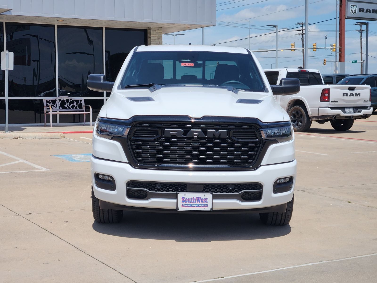 2026 RAM Ram 1500 RAM 1500 EXPRESS CREW CAB 4X4 5'7' BOX