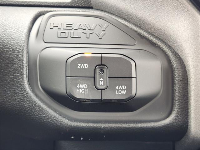 2026 RAM Ram 2500 RAM 2500 BLACK EXPRESS CREW CAB 4X4 6'4' BOX