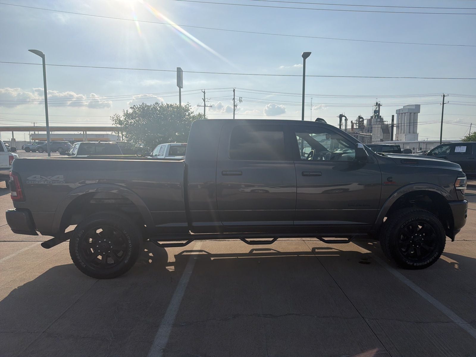 2022 RAM Ram 2500 Laramie Mega Cab 4x4 6'4' Box