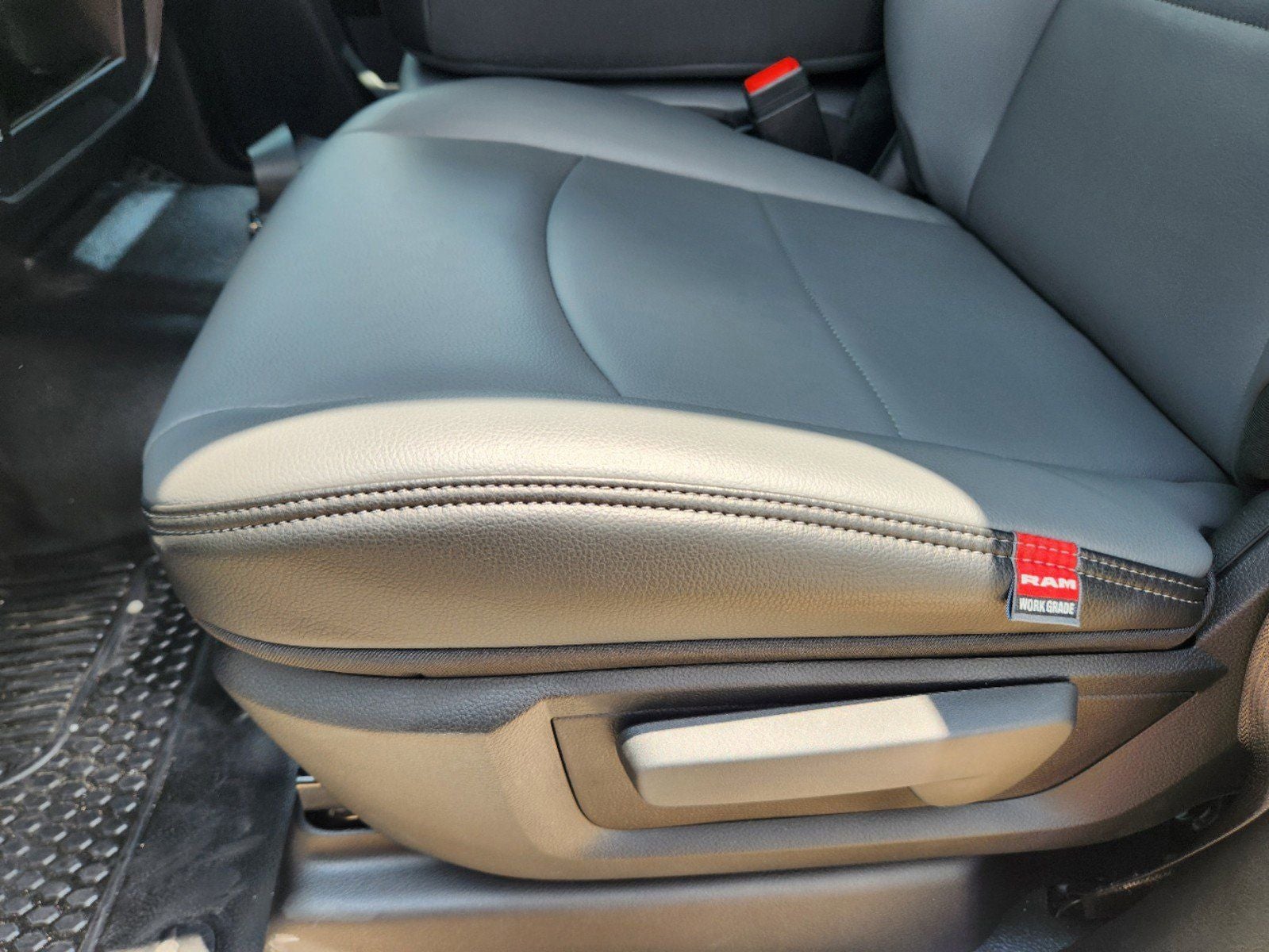 2024 RAM Ram 5500 Chassis Cab RAM 5500 TRADESMAN CHASSIS CREW CAB 4X2 84' CA