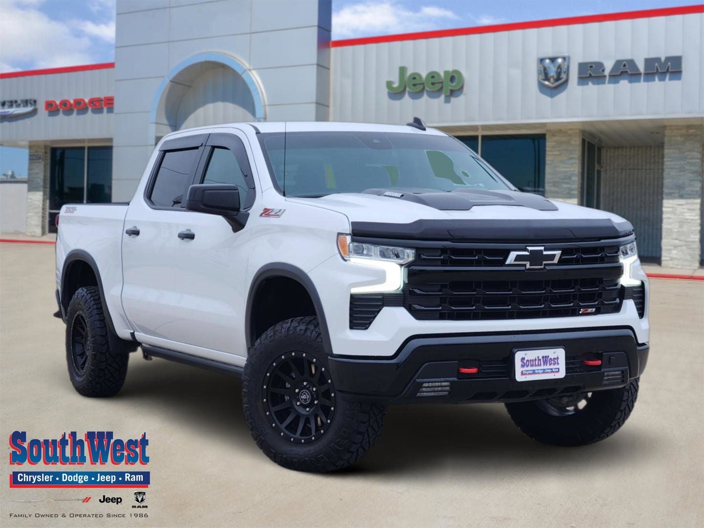 2024 Chevrolet Silverado 1500 4WD Crew Cab Short Bed LT Trail Boss