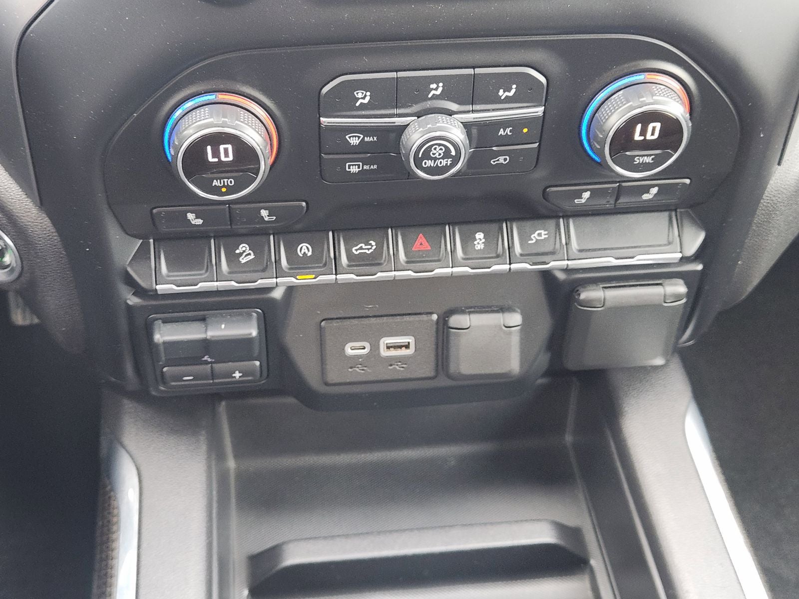 2020 Chevrolet Silverado 1500 4WD Crew Cab Short Bed RST