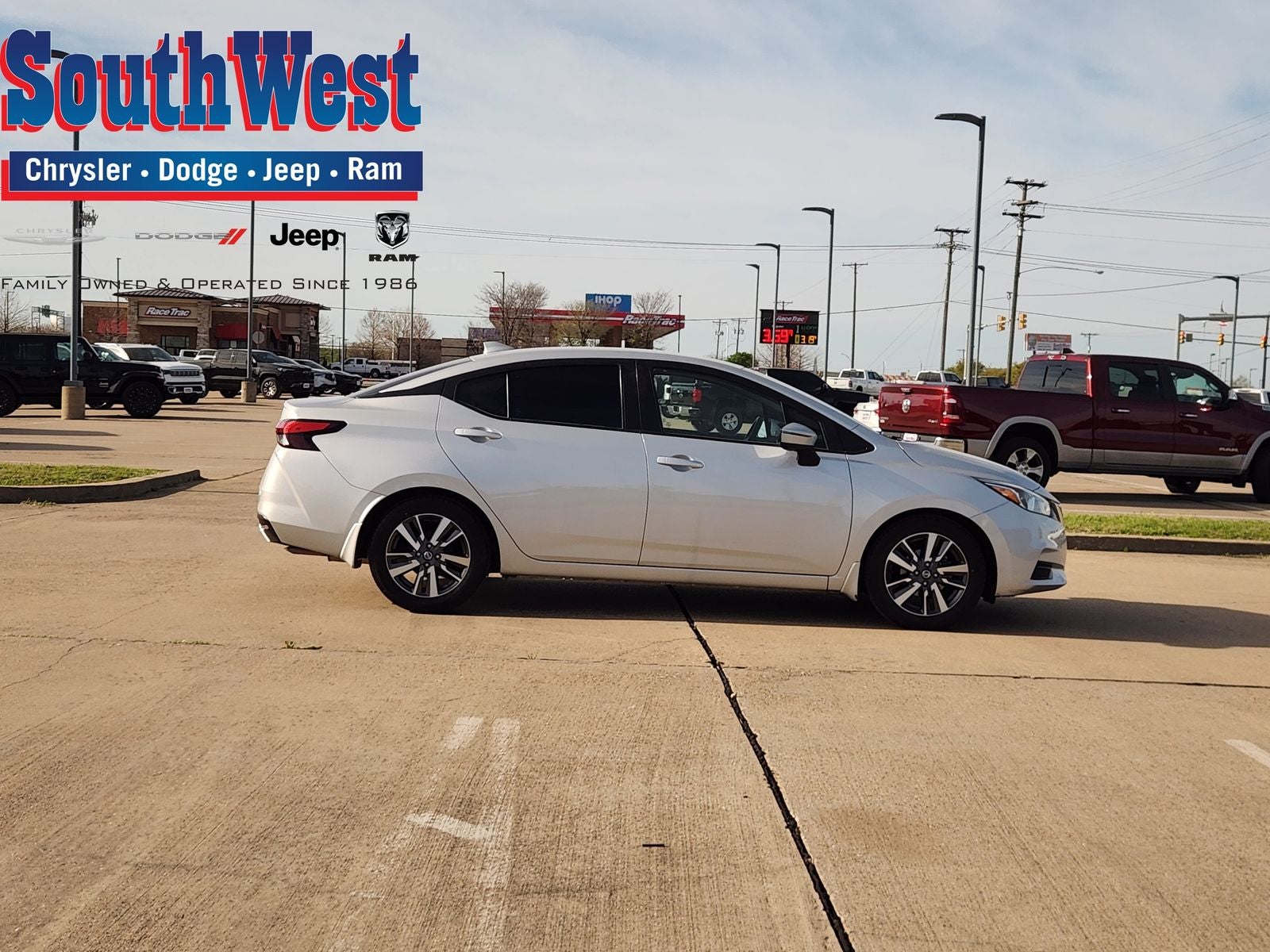 2020 Nissan Versa SV Xtronic CVT