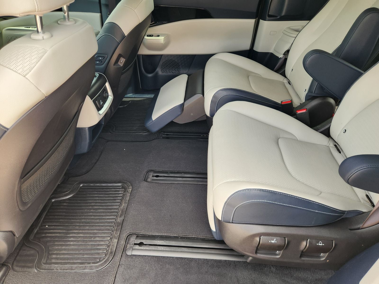 2025 Kia Carnival MPV SX Prestige
