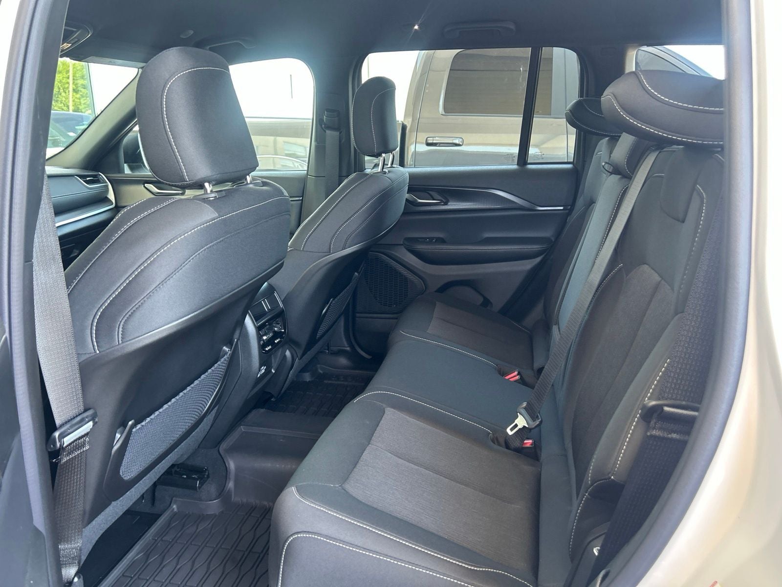 2026 Jeep Grand Cherokee GRAND CHEROKEE LAREDO 4X2