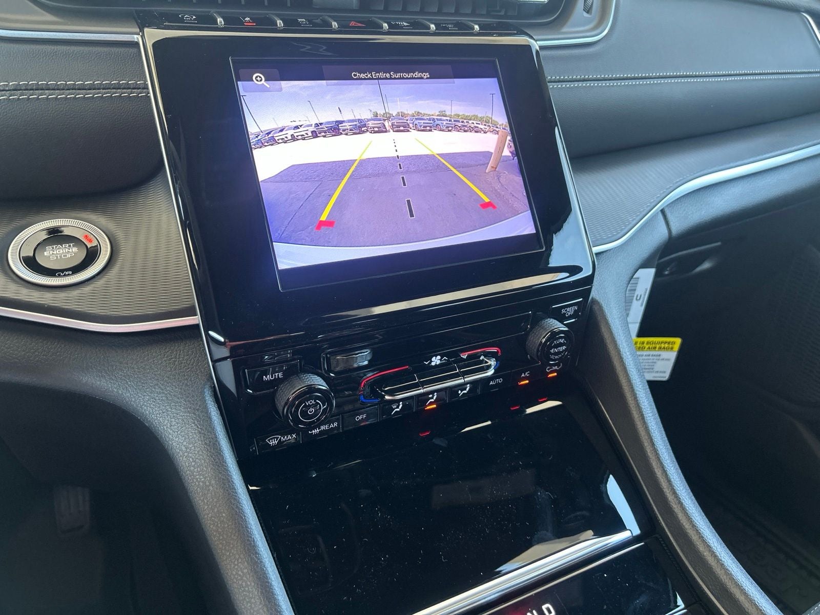 2026 Jeep Grand Cherokee GRAND CHEROKEE LAREDO 4X2
