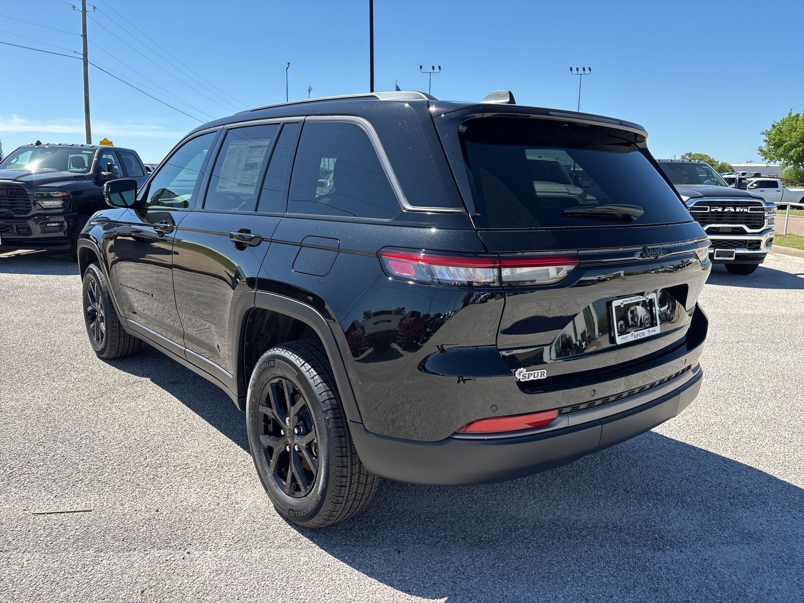 2026 Jeep Grand Cherokee GRAND CHEROKEE LAREDO ALTITUDE 4X2