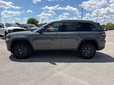 2027 Jeep Grand Cherokee Laredo Altitude