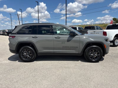 2027 Jeep Grand Cherokee Laredo Altitude