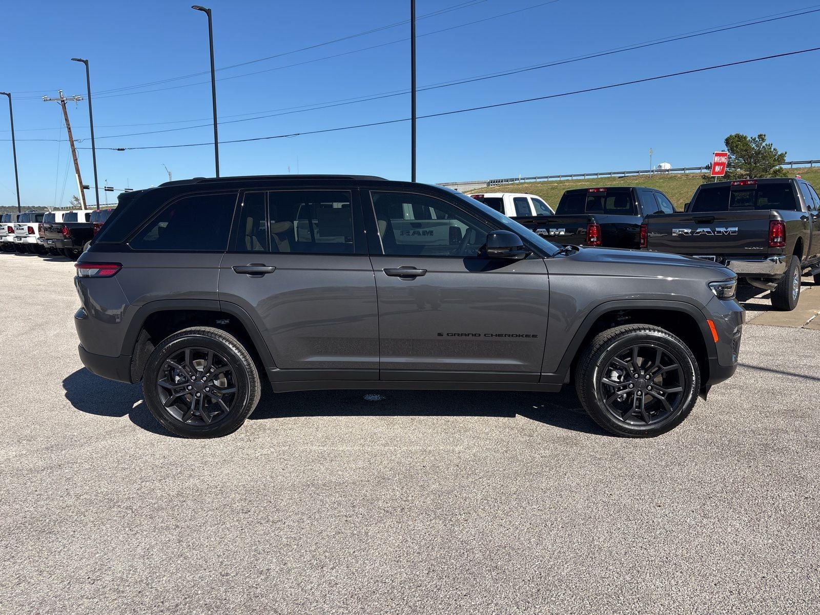 2025 Jeep Grand Cherokee GRAND CHEROKEE LIMITED 4X4