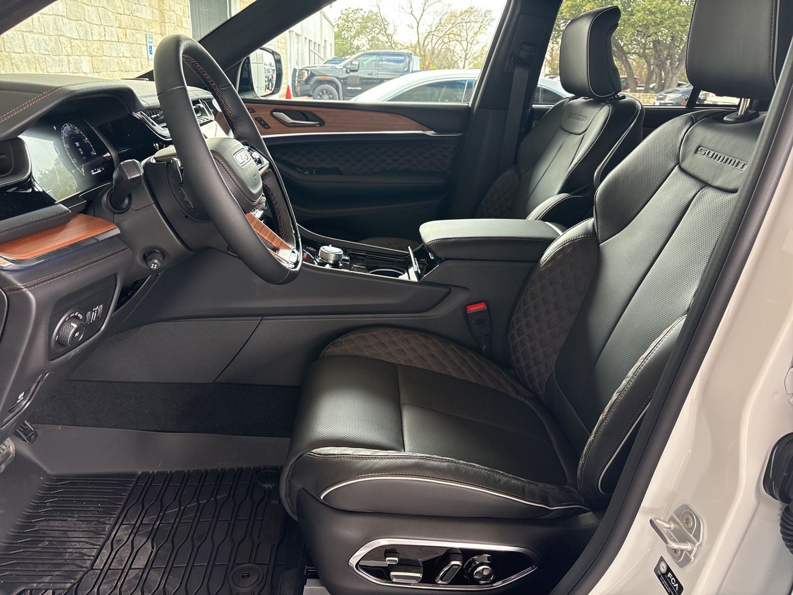 2025 Jeep Grand Cherokee GRAND CHEROKEE SUMMIT RESERVE 4X4