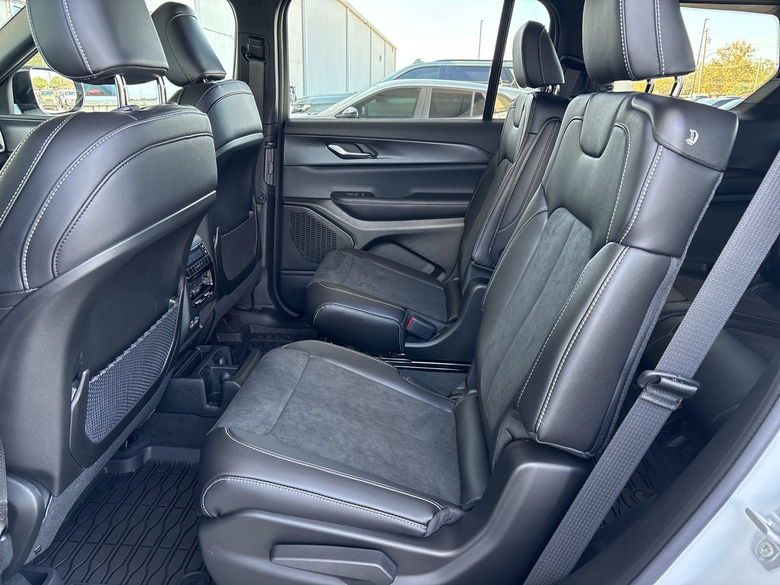 2025 Jeep Grand Cherokee L GRAND CHEROKEE L ALTITUDE X 4X2