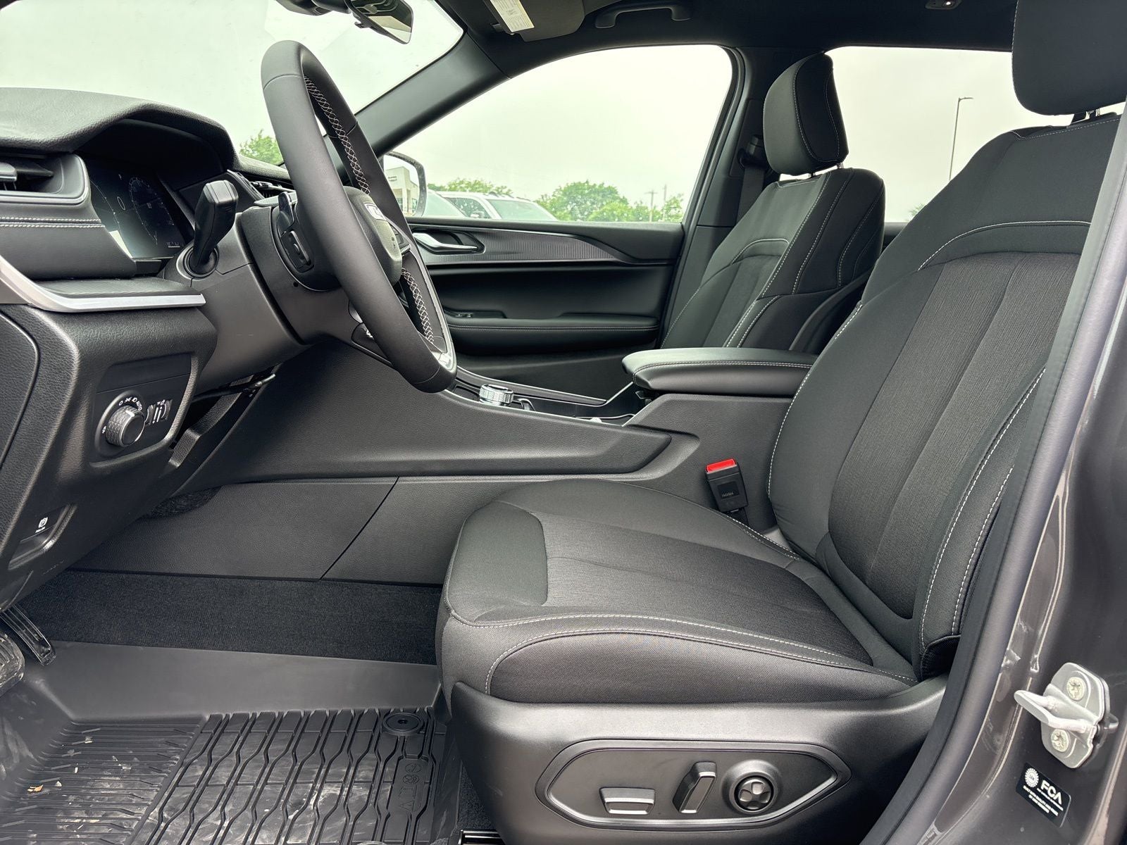 2026 Jeep Grand Cherokee L GRAND CHEROKEE L LAREDO 4X2