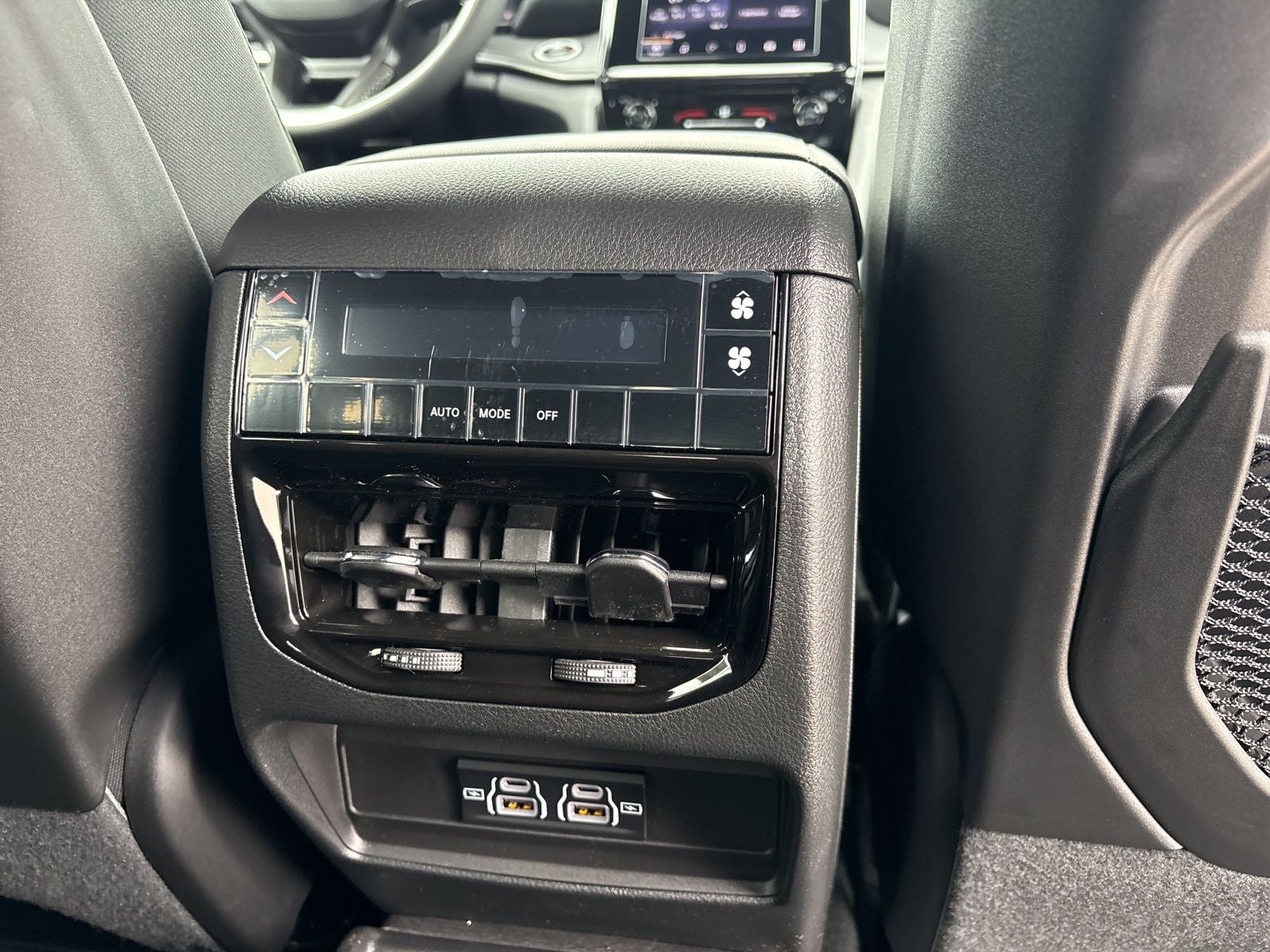 2026 Jeep Grand Cherokee L GRAND CHEROKEE L LAREDO 4X2