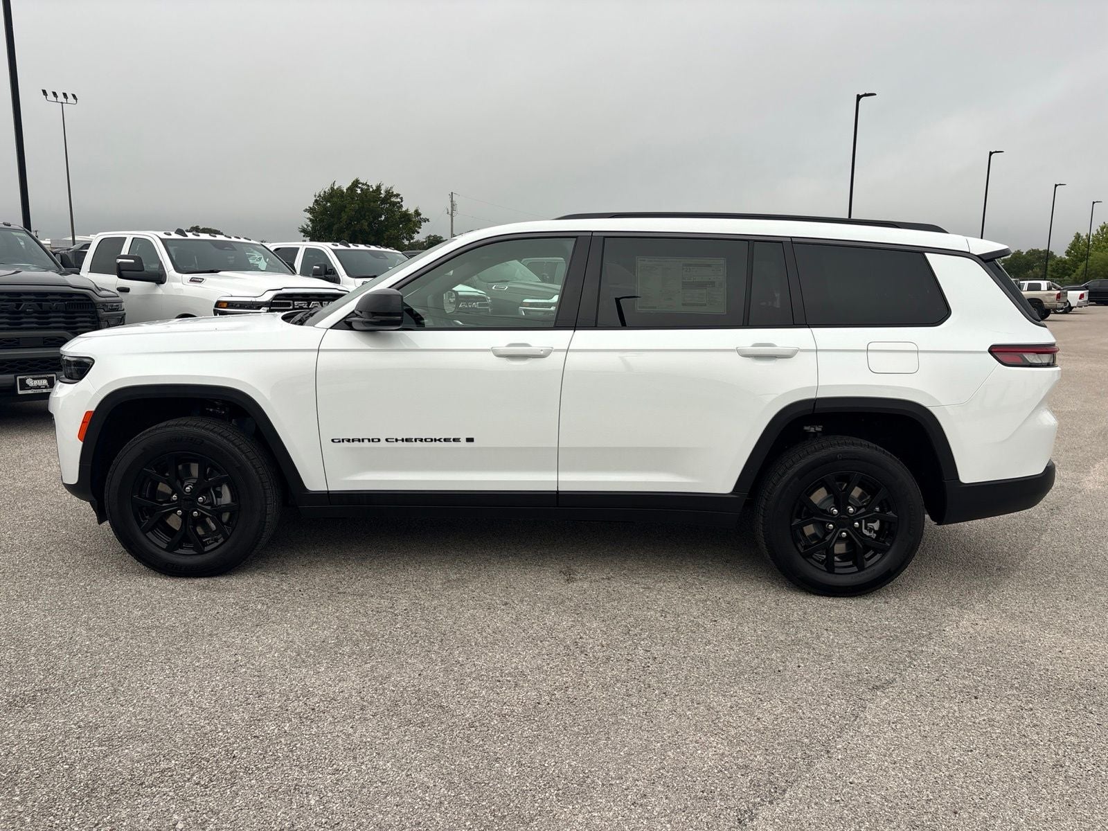 2026 Jeep Grand Cherokee L GRAND CHEROKEE L LAREDO ALTITUDE 4X2