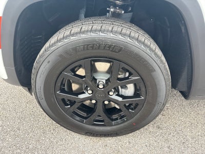2026 Jeep Grand Cherokee L GRAND CHEROKEE L LAREDO ALTITUDE 4X2