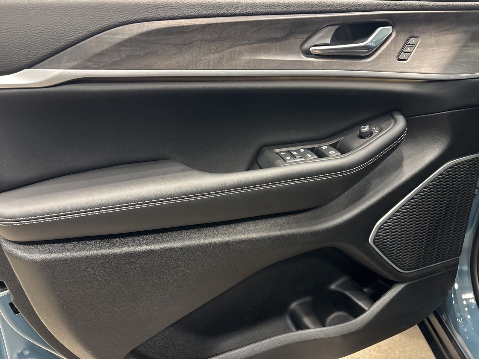 2026 Jeep Grand Cherokee L GRAND CHEROKEE L LIMITED 4X2