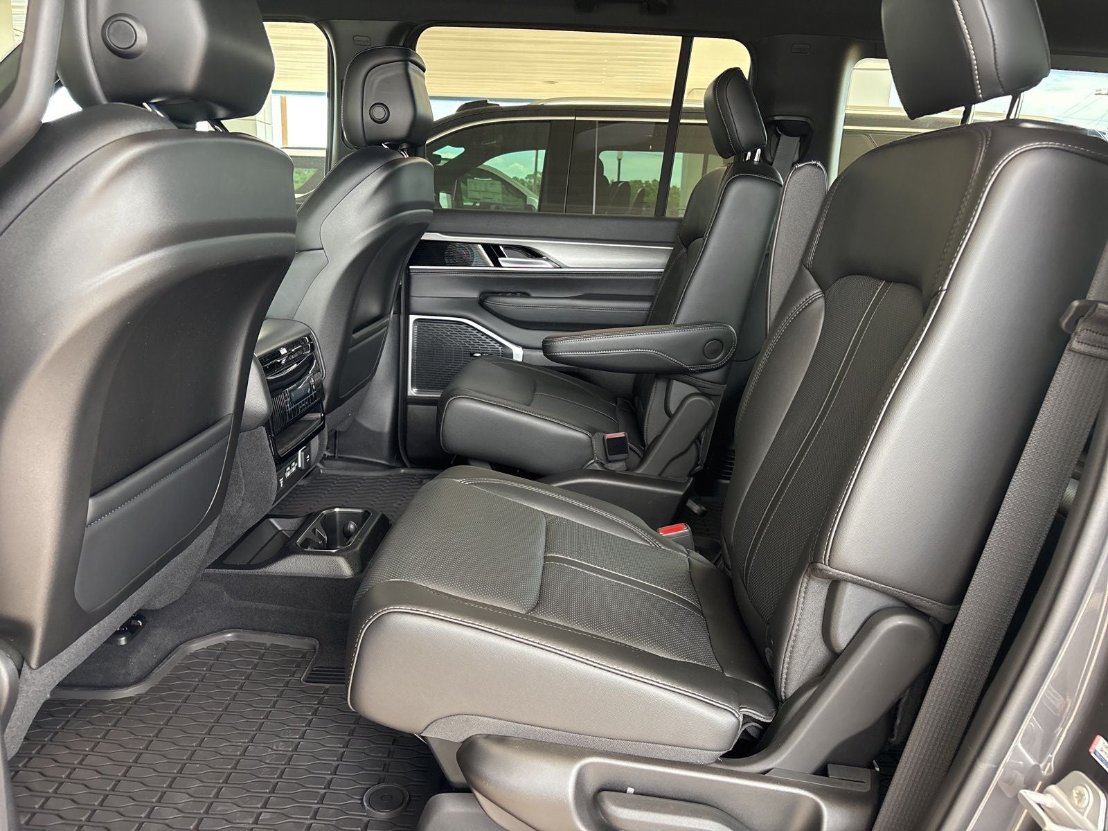 2026 Jeep Grand Wagoneer GRAND WAGONEER UPLAND 4X4