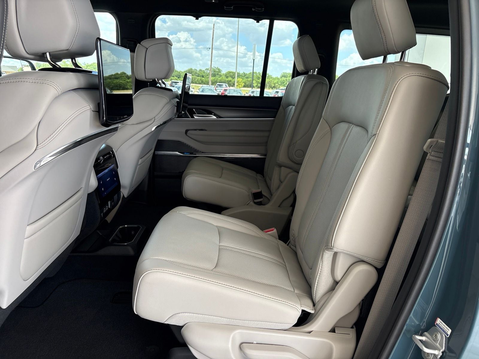 2026 Jeep Grand Wagoneer GRAND WAGONEER SUMMIT OBSIDIAN 4X4