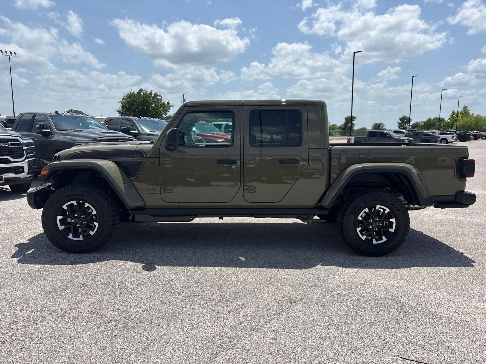 2026 Jeep Gladiator GLADIATOR SHADOW OPS 4X4