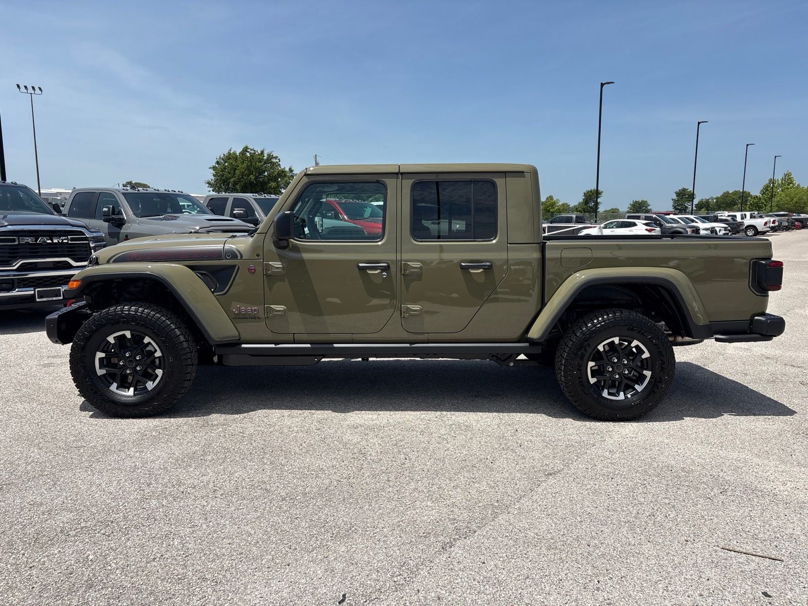 2026 Jeep Gladiator GLADIATOR SHADOW OPS 4X4