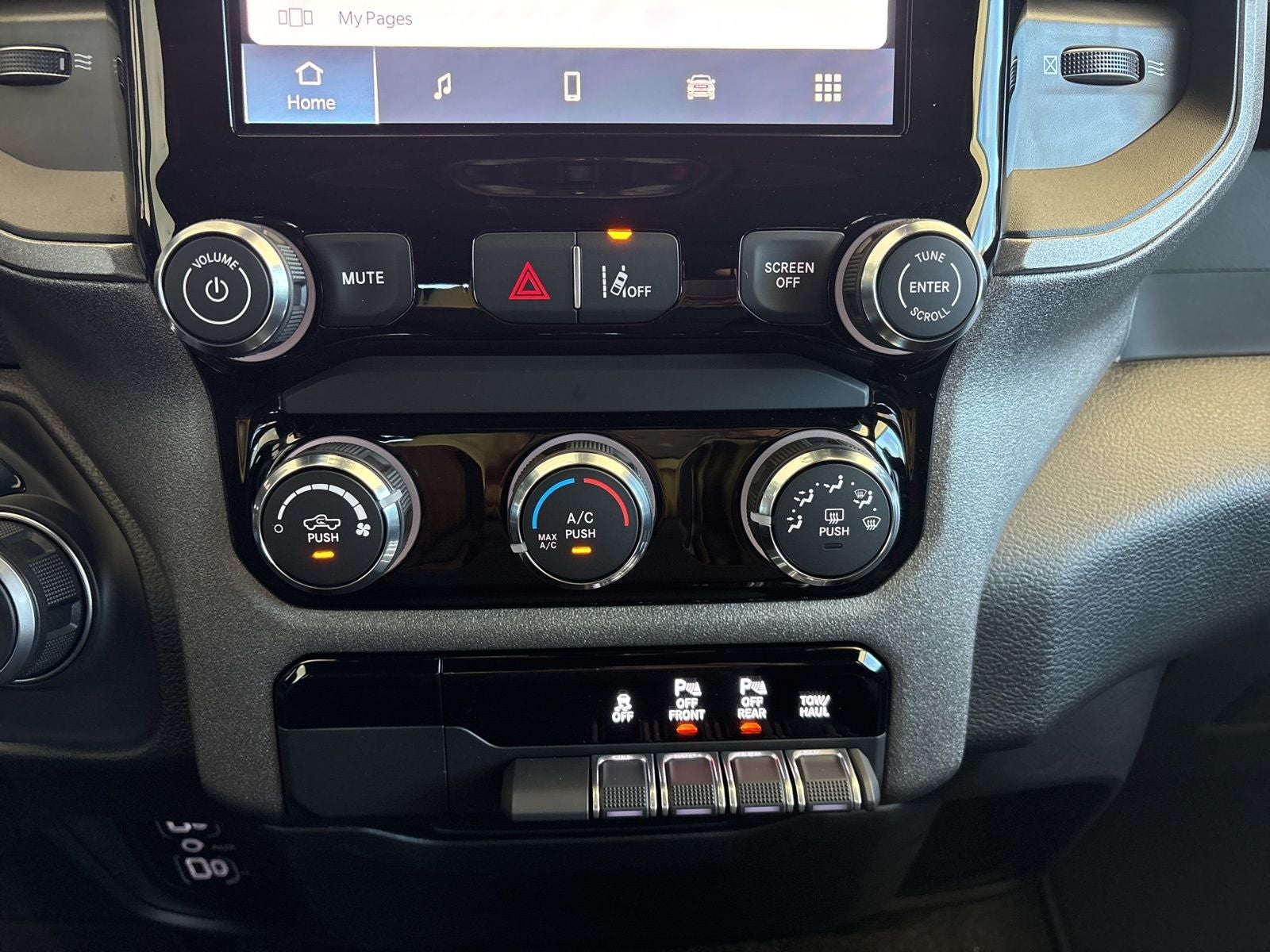 2026 RAM Ram 1500 RAM 1500 EXPRESS CREW CAB 4X2 5'7' BOX