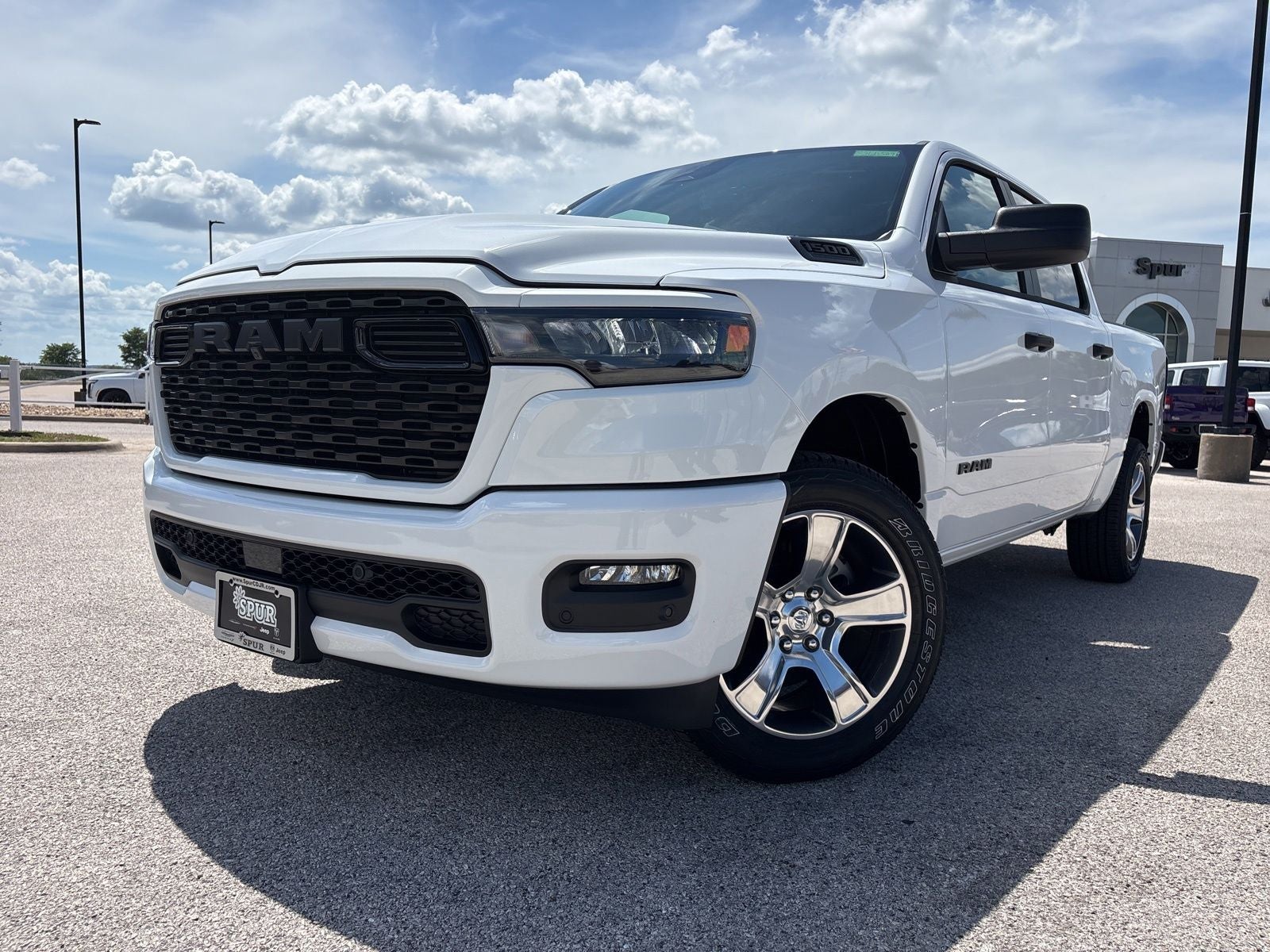 2026 RAM Ram 1500 RAM 1500 EXPRESS CREW CAB 4X2 5'7' BOX