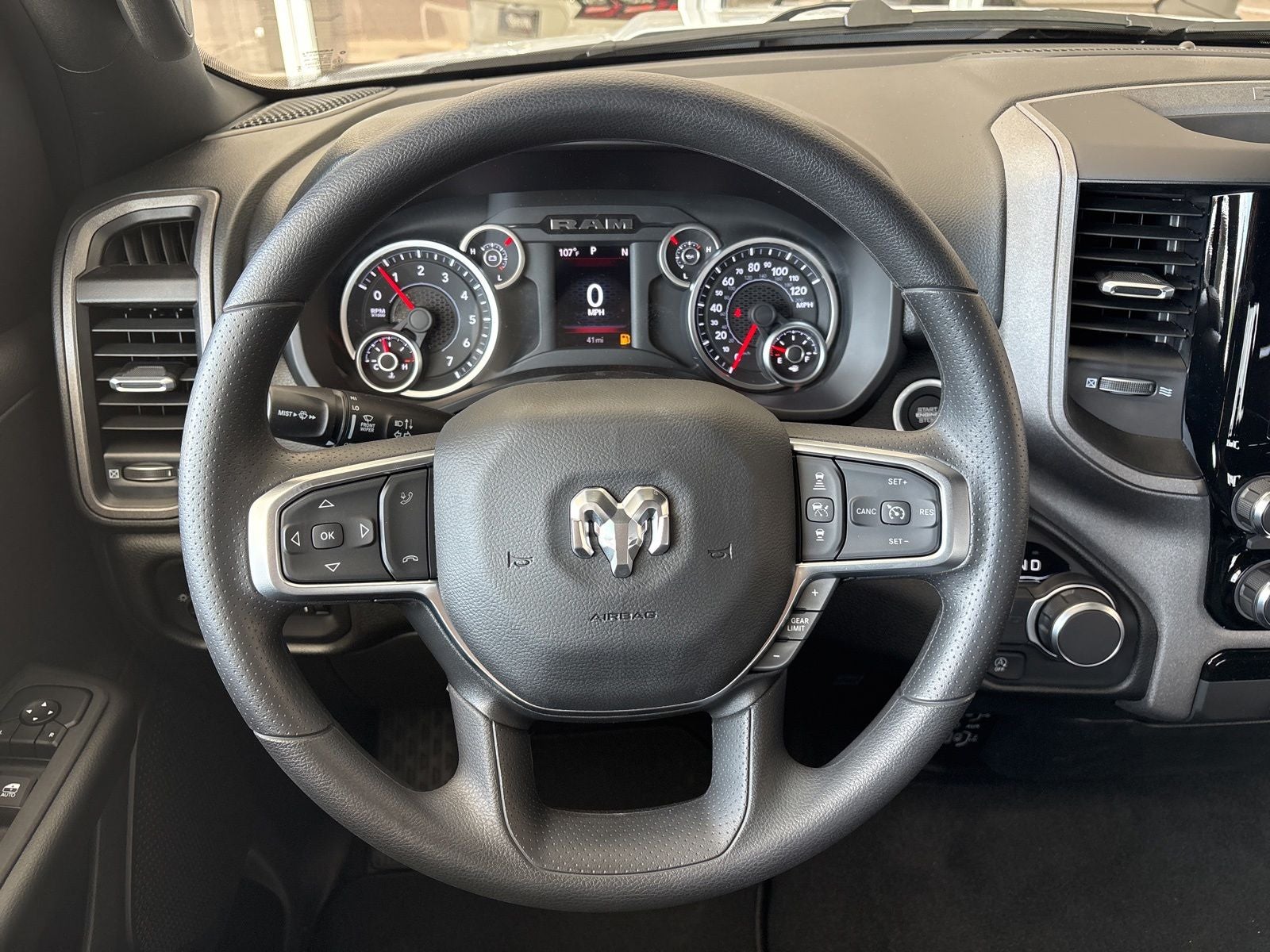 2026 RAM Ram 1500 RAM 1500 EXPRESS CREW CAB 4X2 5'7' BOX