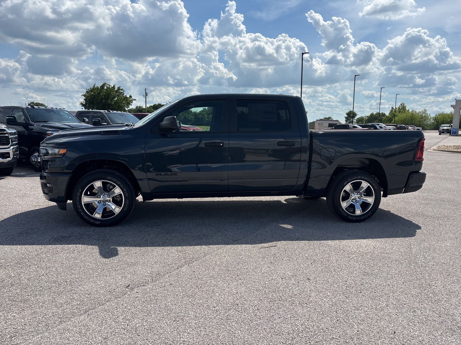 2026 RAM Ram 1500 RAM 1500 EXPRESS CREW CAB 4X2 5'7' BOX