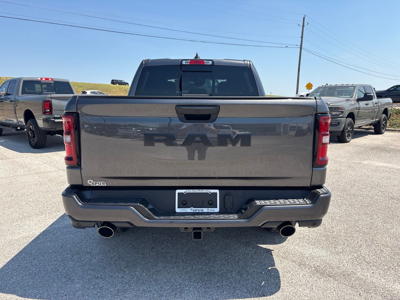2026 RAM Ram 1500 RAM 1500 EXPRESS CREW CAB 4X2 5'7' BOX