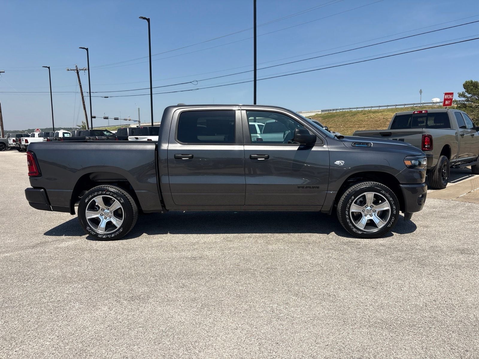 2026 RAM Ram 1500 RAM 1500 EXPRESS CREW CAB 4X2 5'7' BOX