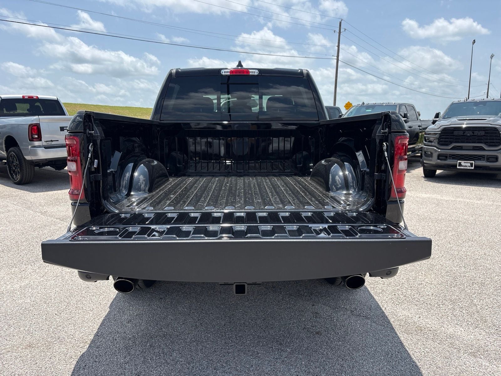 2026 RAM Ram 1500 RAM 1500 EXPRESS CREW CAB 4X2 5'7' BOX