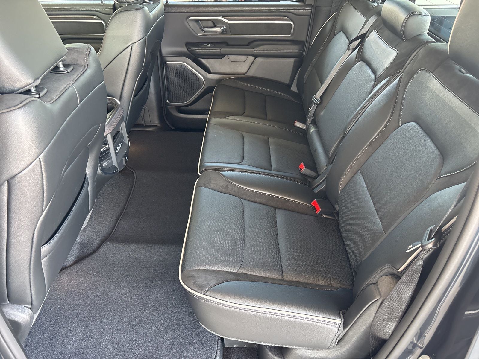 2026 RAM Ram 1500 RAM 1500 LARAMIE CREW CAB 4X2 5'7' BOX