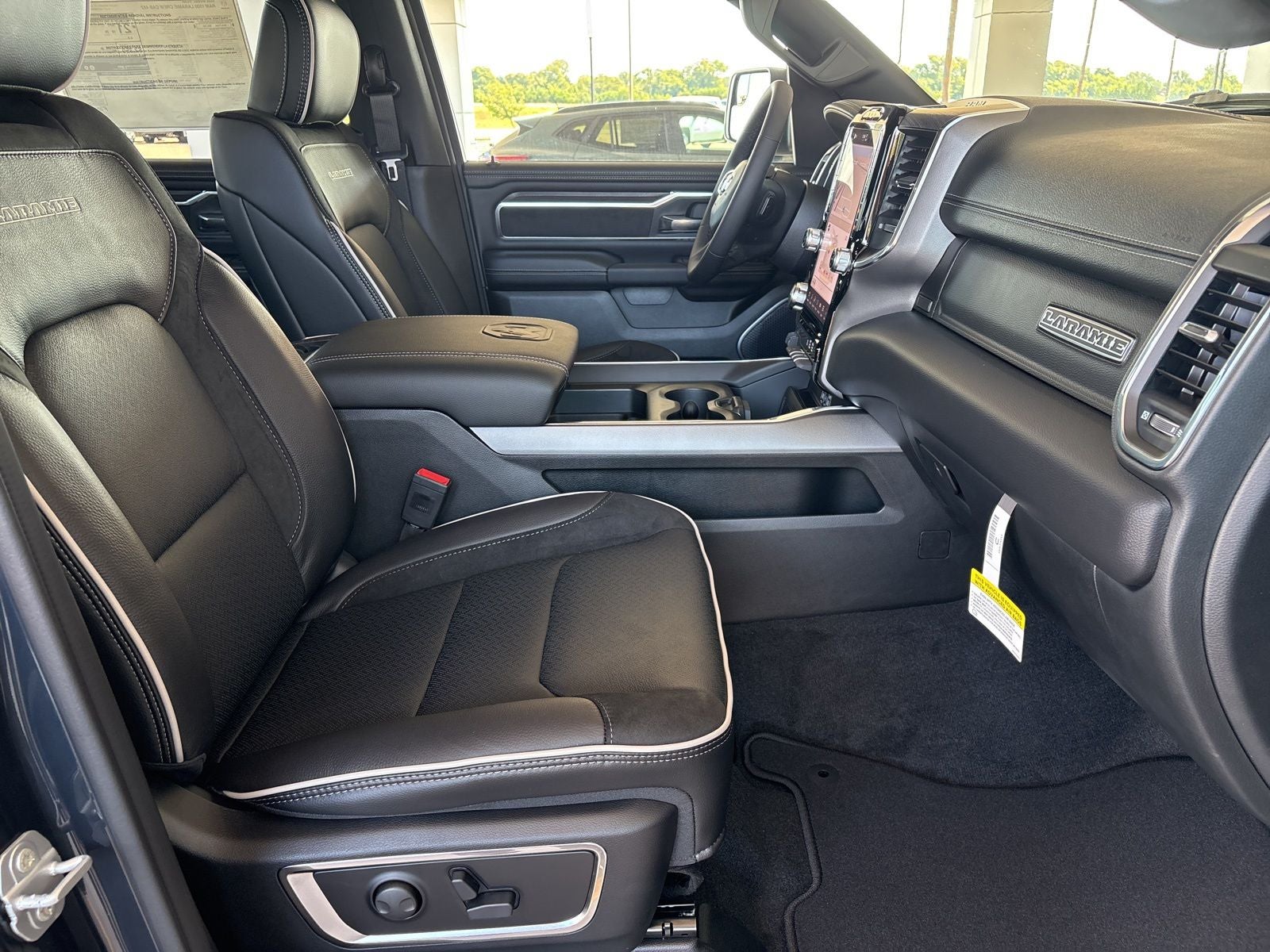 2026 RAM Ram 1500 RAM 1500 LARAMIE CREW CAB 4X2 5'7' BOX