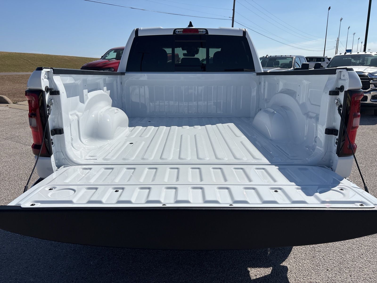 2026 RAM Ram 1500 RAM 1500 EXPRESS QUAD CAB 4X4 6'4' BOX
