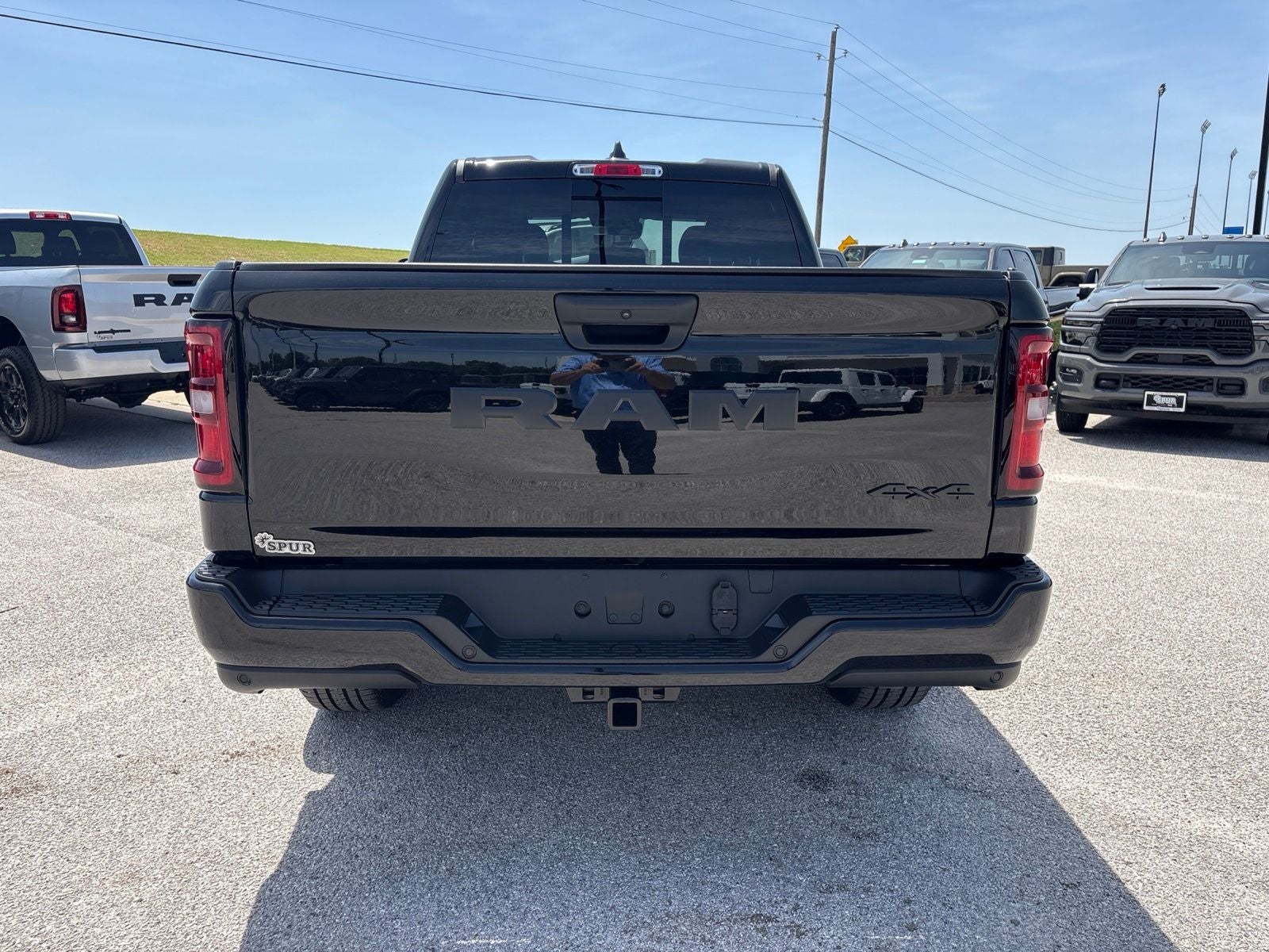 2026 RAM Ram 1500 RAM 1500 EXPRESS QUAD CAB 4X4 6'4' BOX