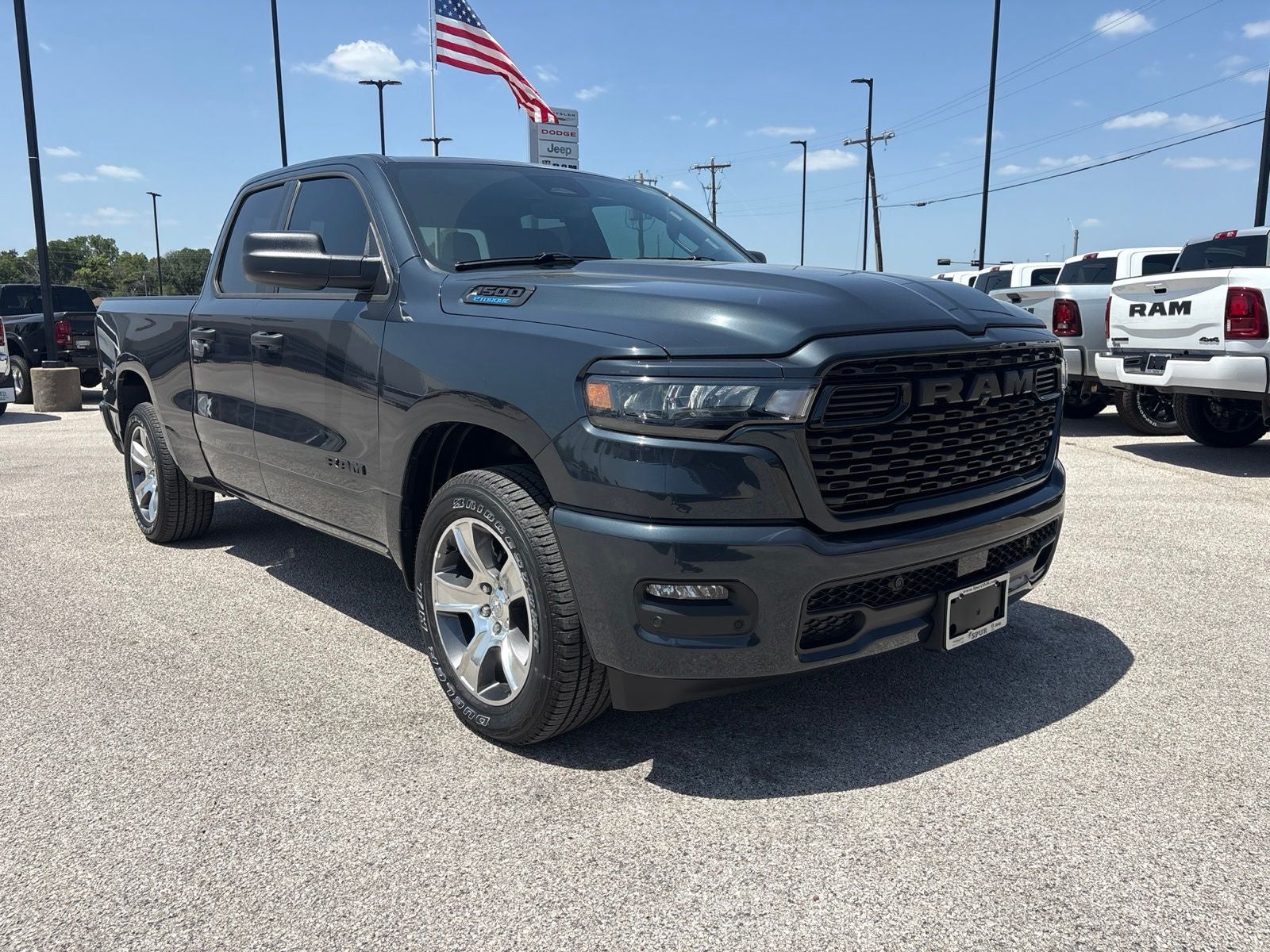 2026 RAM Ram 1500 RAM 1500 EXPRESS QUAD CAB 4X2 6'4' BOX