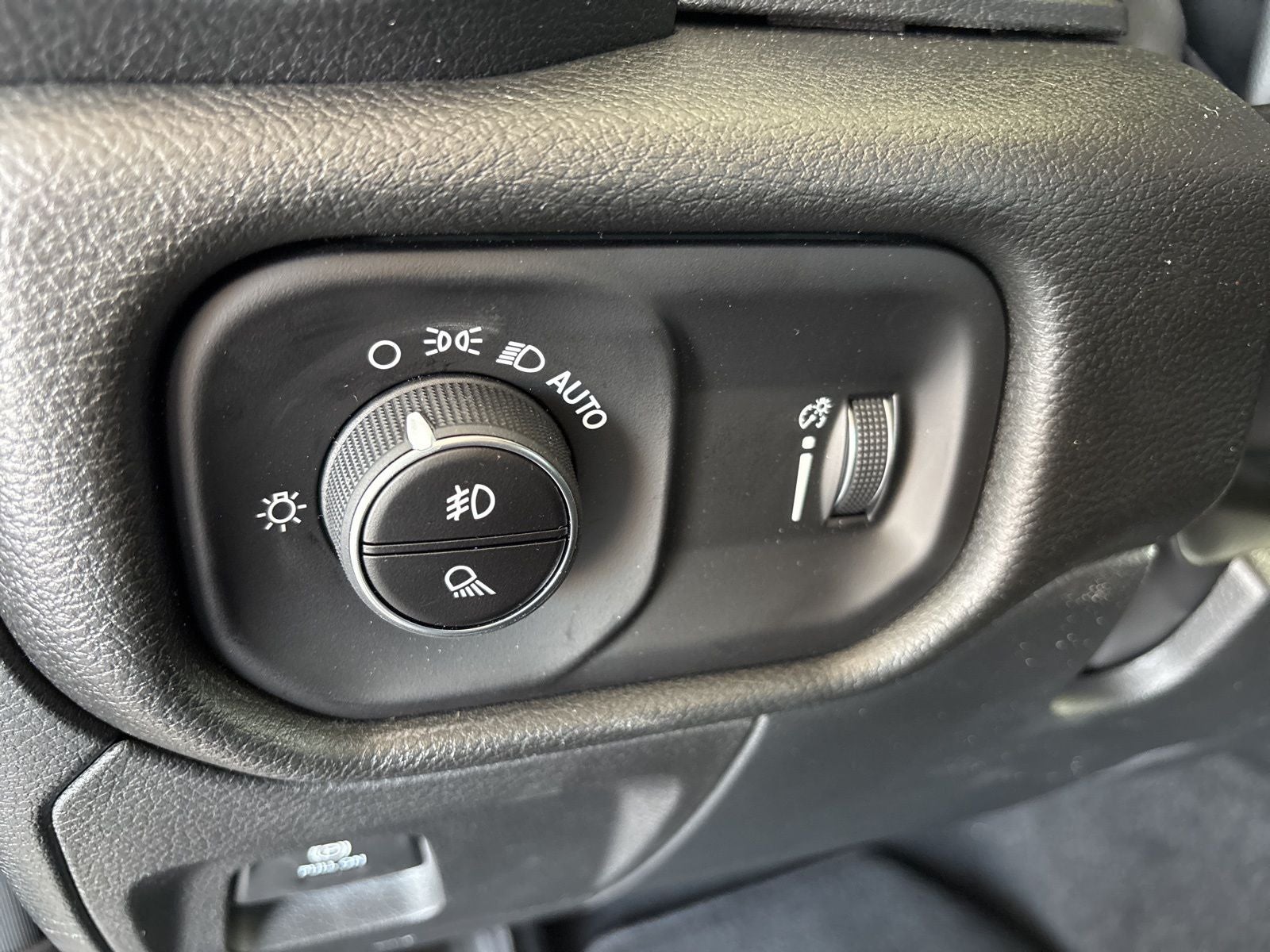 2026 RAM Ram 1500 RAM 1500 EXPRESS QUAD CAB 4X2 6'4' BOX