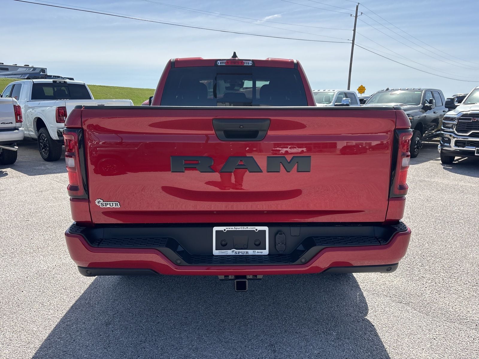 2026 RAM Ram 1500 RAM 1500 EXPRESS QUAD CAB 4X2 6'4' BOX