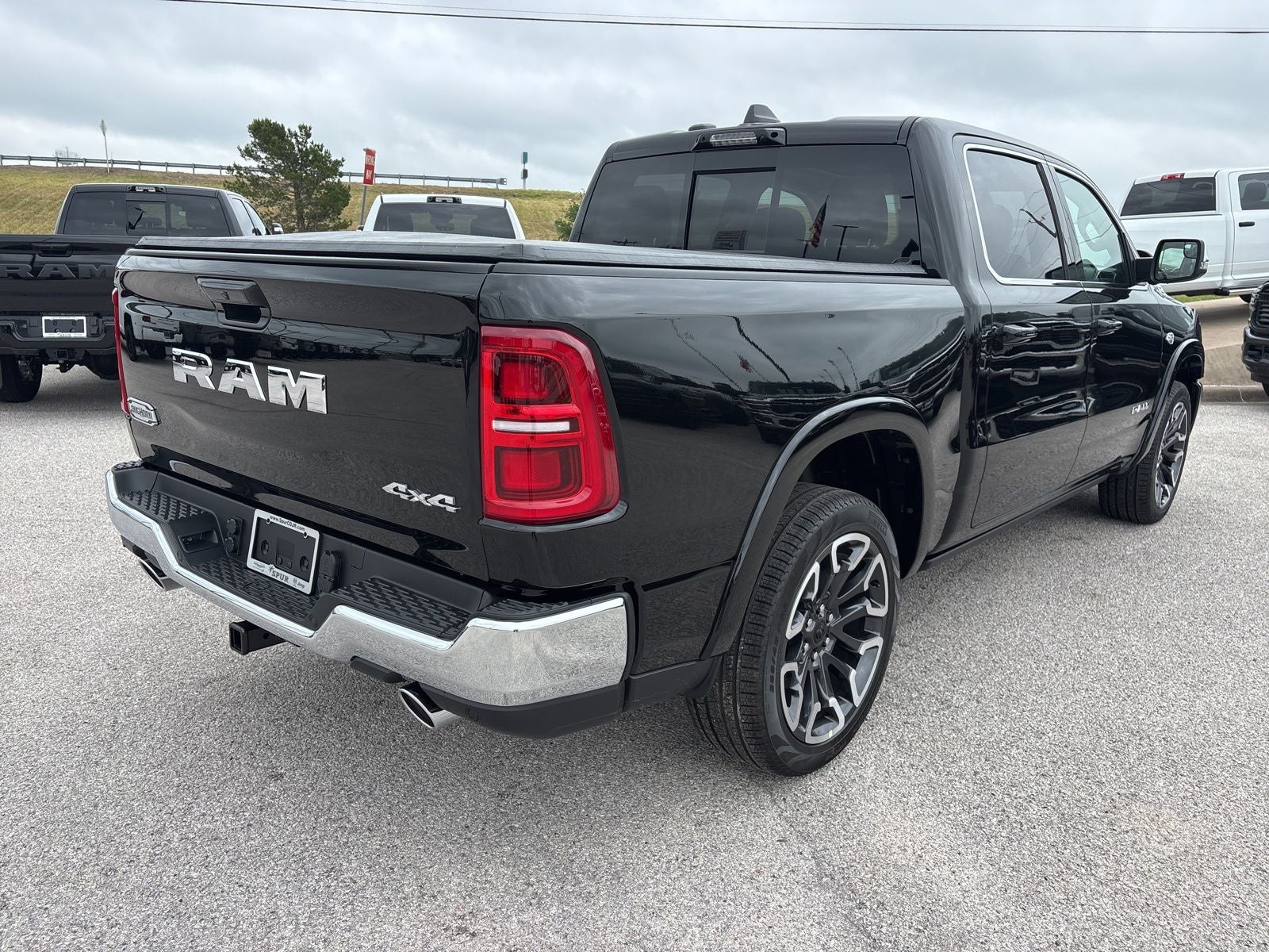 2026 RAM Ram 1500 RAM 1500 LIMITED LONGHORN CREW CAB 4X4 5'7' BOX