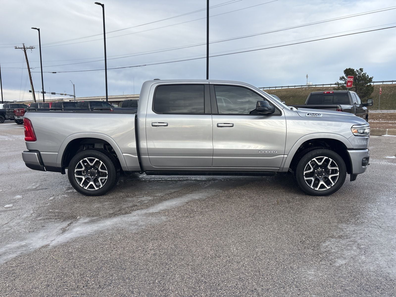 2025 RAM Ram 1500 Laramie Crew Cab 4x4 5'7' Box