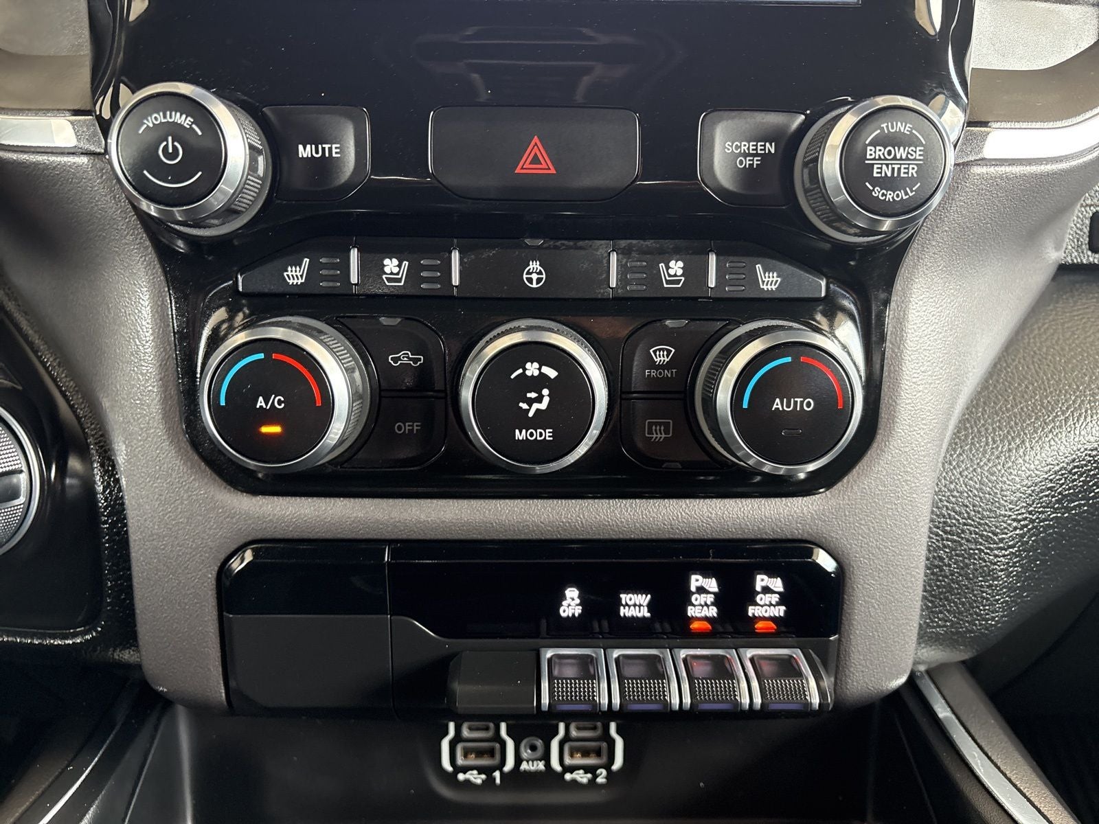 2022 RAM Ram 1500 Laramie Crew Cab 4x4 5'7' Box