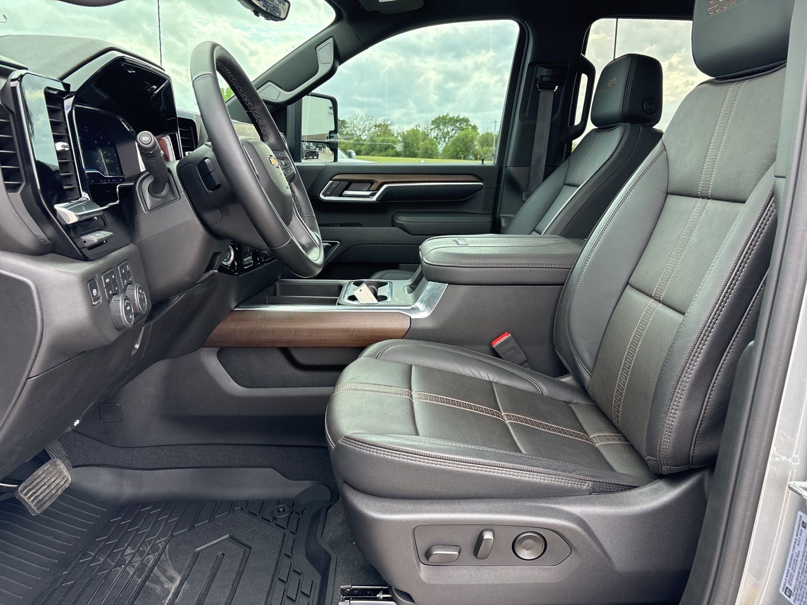 2025 Chevrolet Silverado 2500HD 4WD Crew Cab Standard Bed High Country