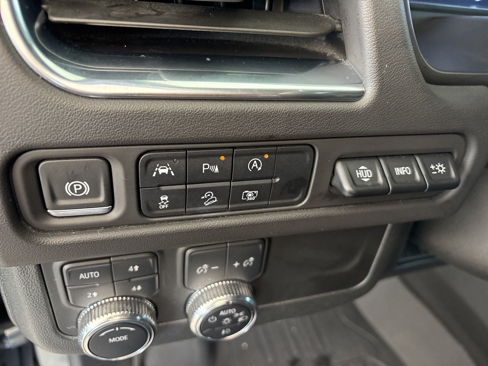 2024 GMC Yukon 4WD AT4