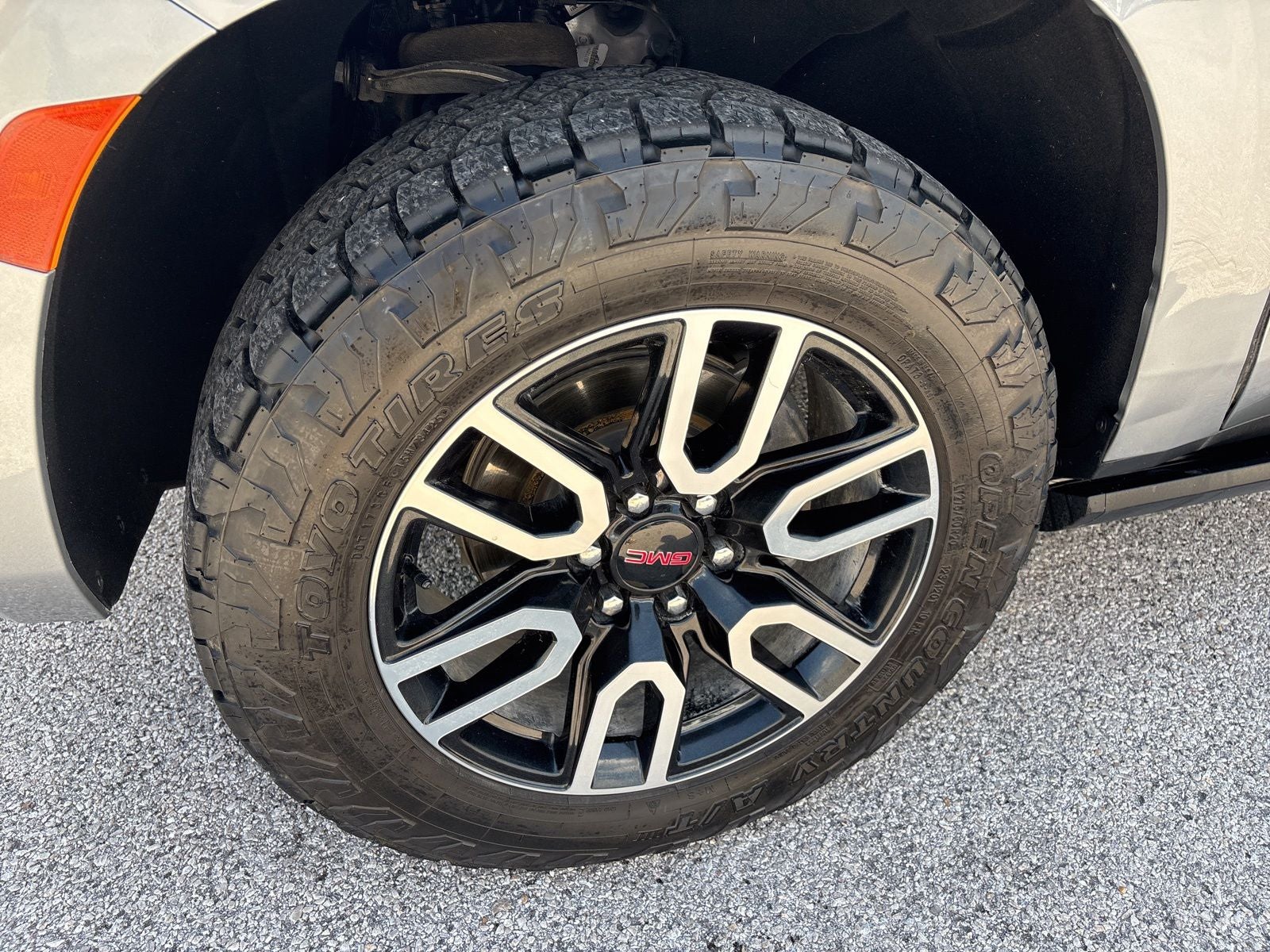 2024 GMC Yukon 4WD AT4