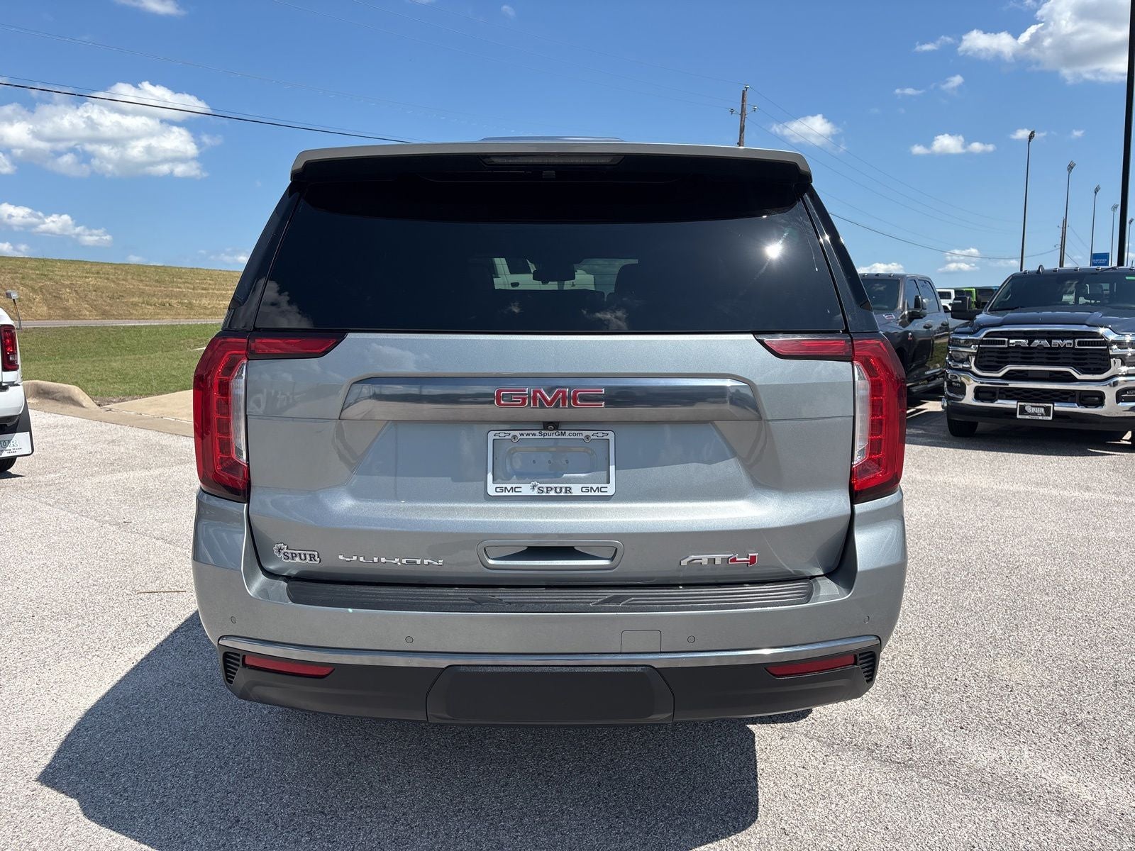 2024 GMC Yukon 4WD AT4