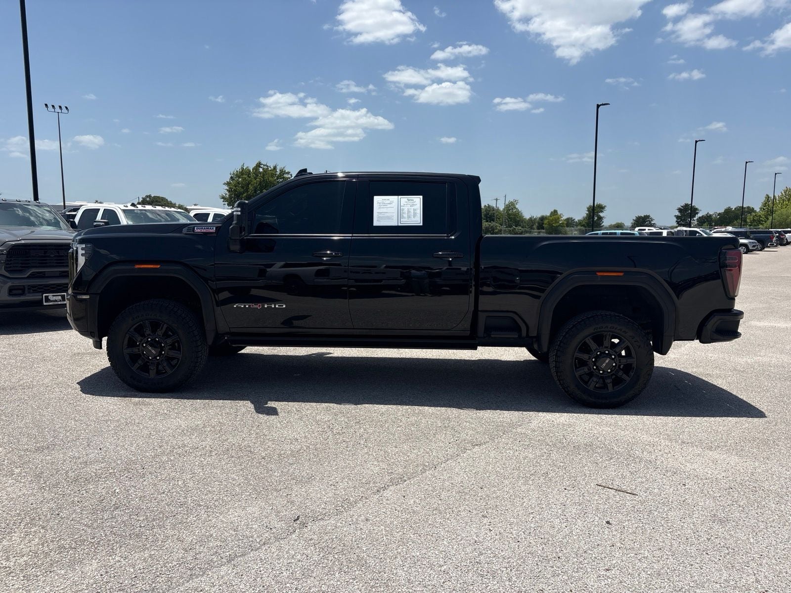 2024 GMC Sierra 2500HD 4WD Crew Cab Standard Bed AT4
